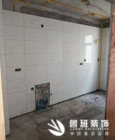 華遠辰悅三居室現代風格正在施工